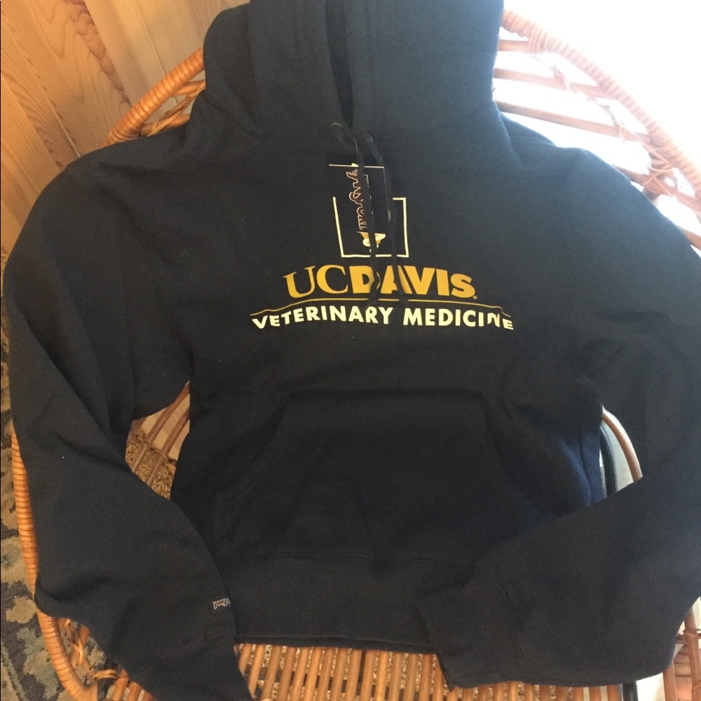 Jansport UCDavis Vet Med sweatshirt